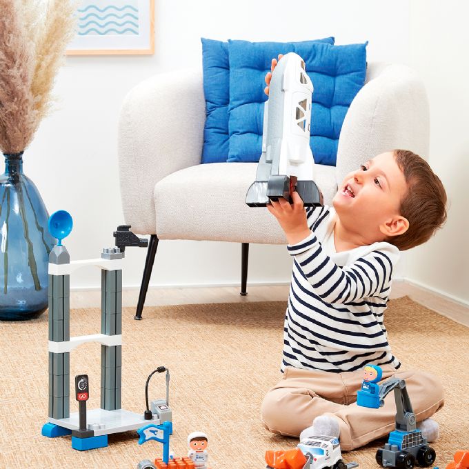 Rymdstation med figurer version 16